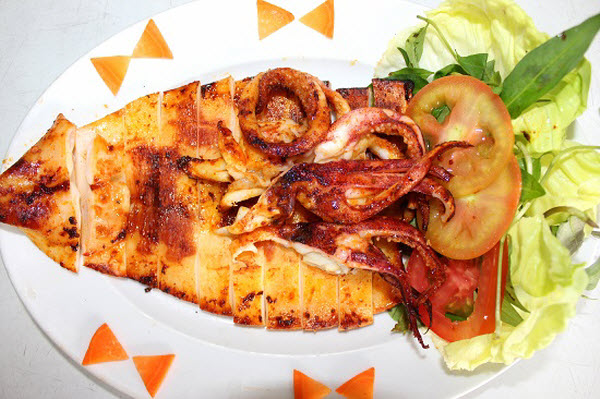 Mực 1 nắng nướng sa tế